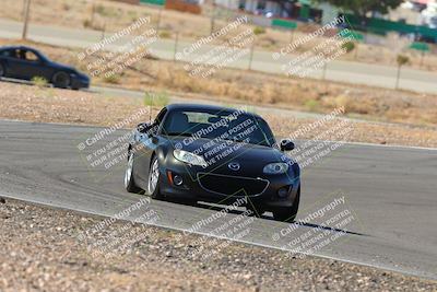 media/Oct-01-2022-Team Topak Racing (Sat) [[f860fb51be]]/2-Inter Low 2/session 1 turn 3/